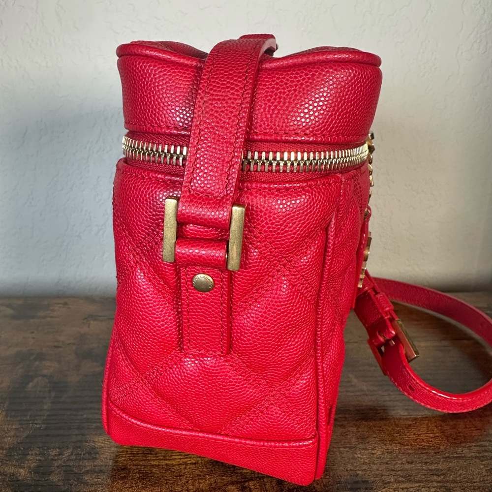 YSL Saint Laurent Red Quilted Leather 80s Vanity Crossbody with Gold Hardware - Picture 5 of 13